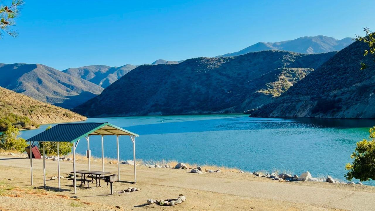 فندق هوليداي إن إكسبريس فريزير بارك Lebec المظهر الخارجي الصورة